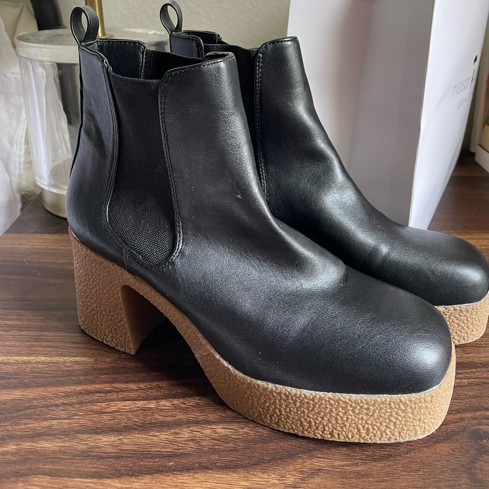 Steve Madden Chunky Booties size 8
